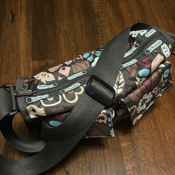 LeSportsac crossbody nylon purse bag - Picture 10 of 15